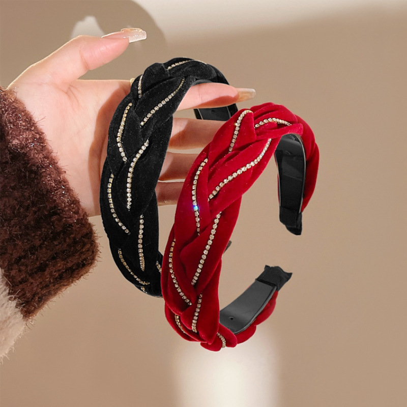 Internet celebrity vintage rhinestone velvet twist braid headband French style high-grade wide-brimmed headband high Skull top face-looking small hair accessories