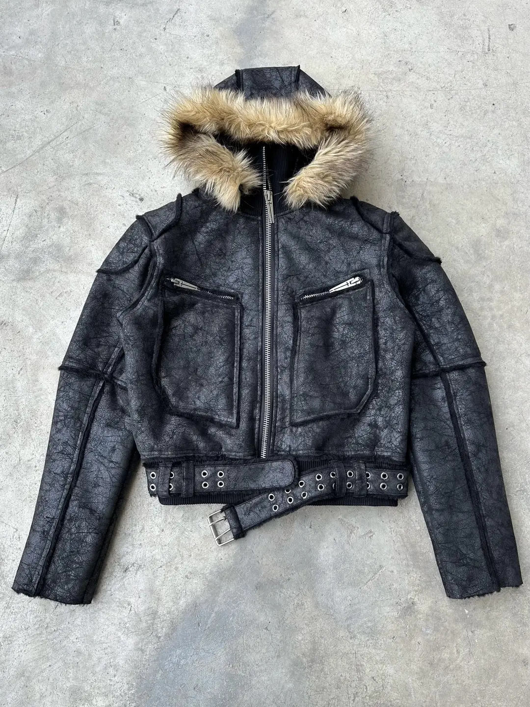 Rebel Wave24Fw “Wør” Burst-Pattern Leather Jacket with Multiple Zippers and Detachable Fur Collar