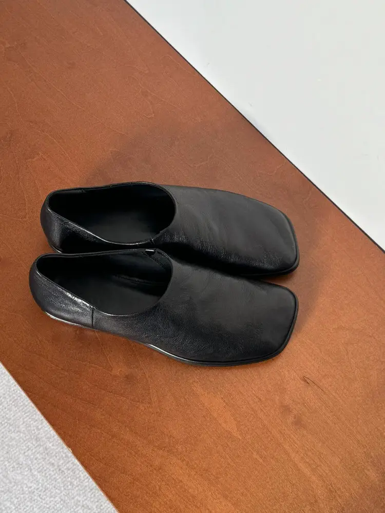 Slip-On Loafers for Men and Women, Trendy Style, Comfortable Flat Shoes for Commuting, British Style Square Toe Retro Leather Shoes for Men, Versatile