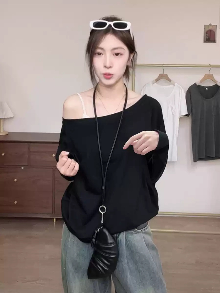 Zhang Jingyi's Black off-shoulder Short-sleeved T-shirt Women's Xia Chun Wants Oblique Collar Shoulder Loose Slimming Chic Top