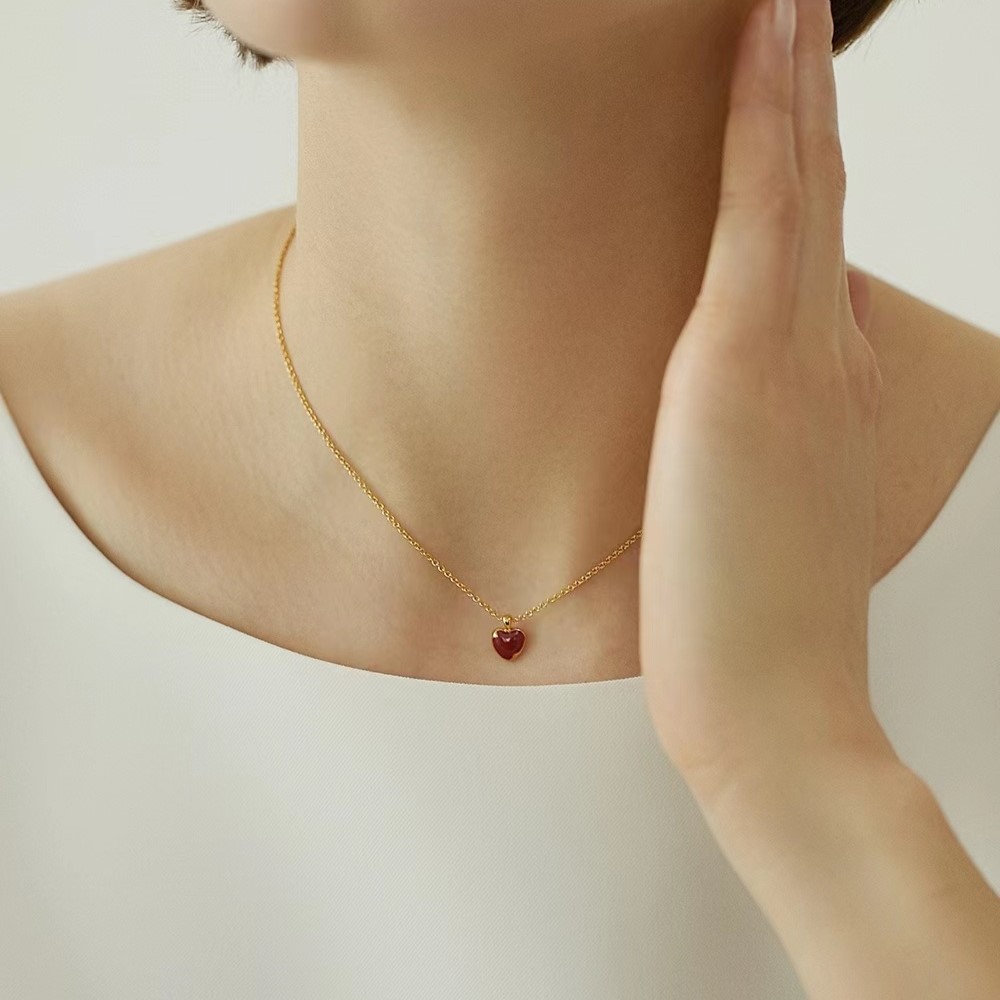 Christmas Gift Vintage Wine Red Small Love Drop Glaze Necklace Women's Niche Light Luxury High-grade Collarbone Chain Titanium Steel Color-free