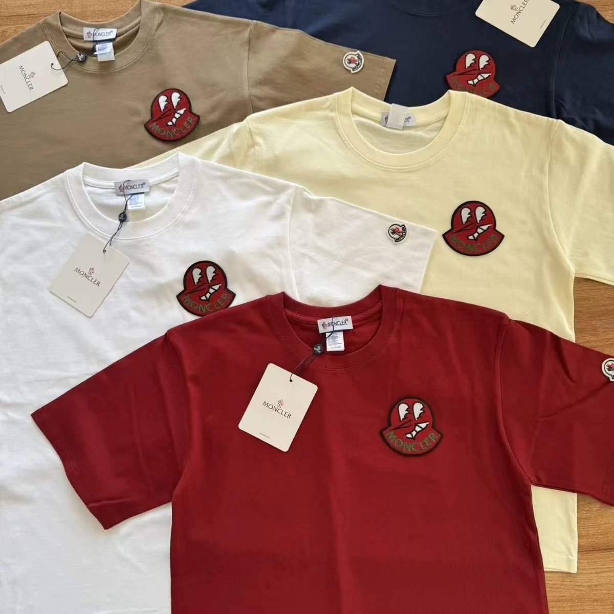 Moncler T-shirt