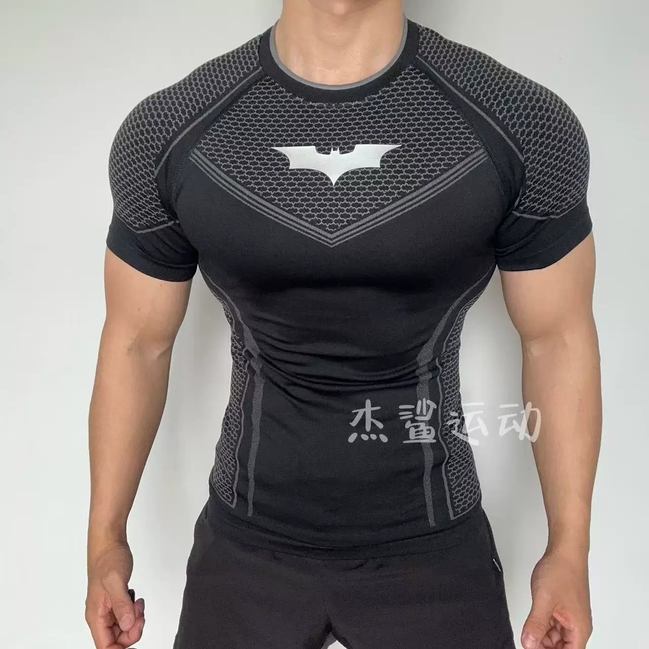 Special Offer on the Youngla Batman Batman 3D Logo Seamless Sports Fitness Quick-Dry Slim-Fit Short-Sleeve T-Shirt QC-Foto von TAOBAO auf Qualit.ly