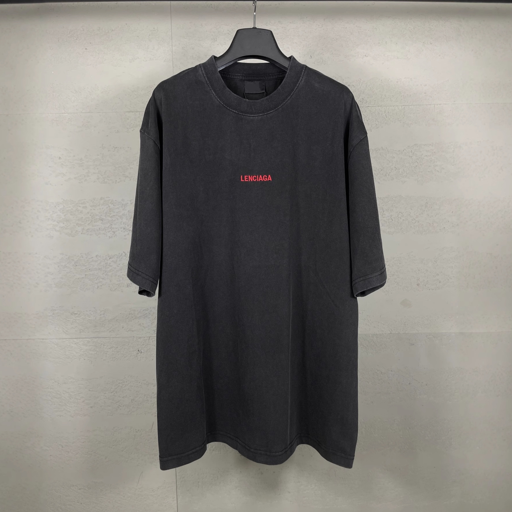 High Version Paris 2025 Early Autumn New B Family Classic Logo Embroider Washed and Distressed Casual Loose Short-Sleeved T-Shirt