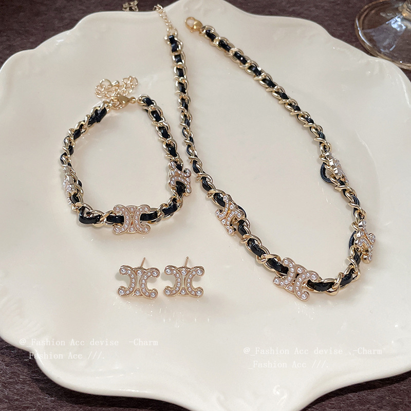 Woven leather letter pearl necklace fashion simple high sense clavicle chain retro Joker personality jewelry wholesale