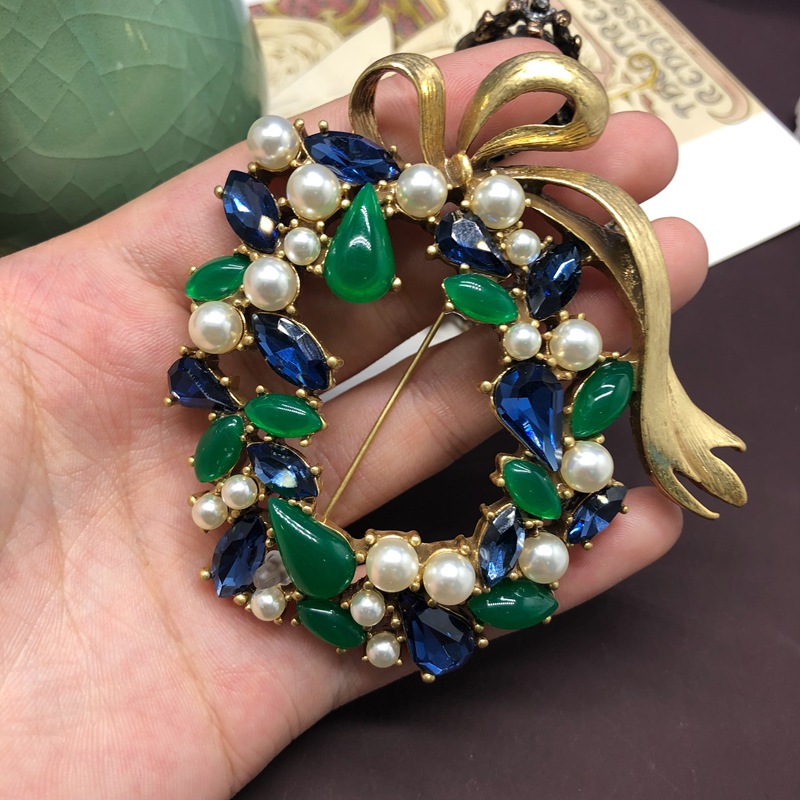 Literature and Art Retro Style Brooch Old Gold with Pearl and Gemstone Bow Corsage Advanced Design Elegant All-match Pin