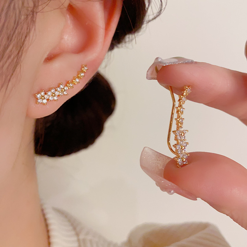 Unique Design Sense Delicate Light Luxury Sweet Starlight Flower Ear Stud High Sense Elegant Internet Celebrity Fashion Ear Clip
