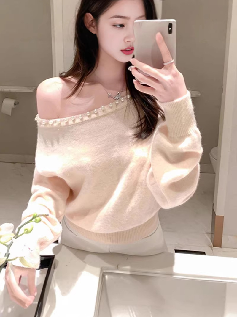 Pink Pearl Collar Off-Shoulder Knit Sweater for Women, New Spring Style with a Pure and Alluring Design, Open-Shoulder Base Sweater Top for Women