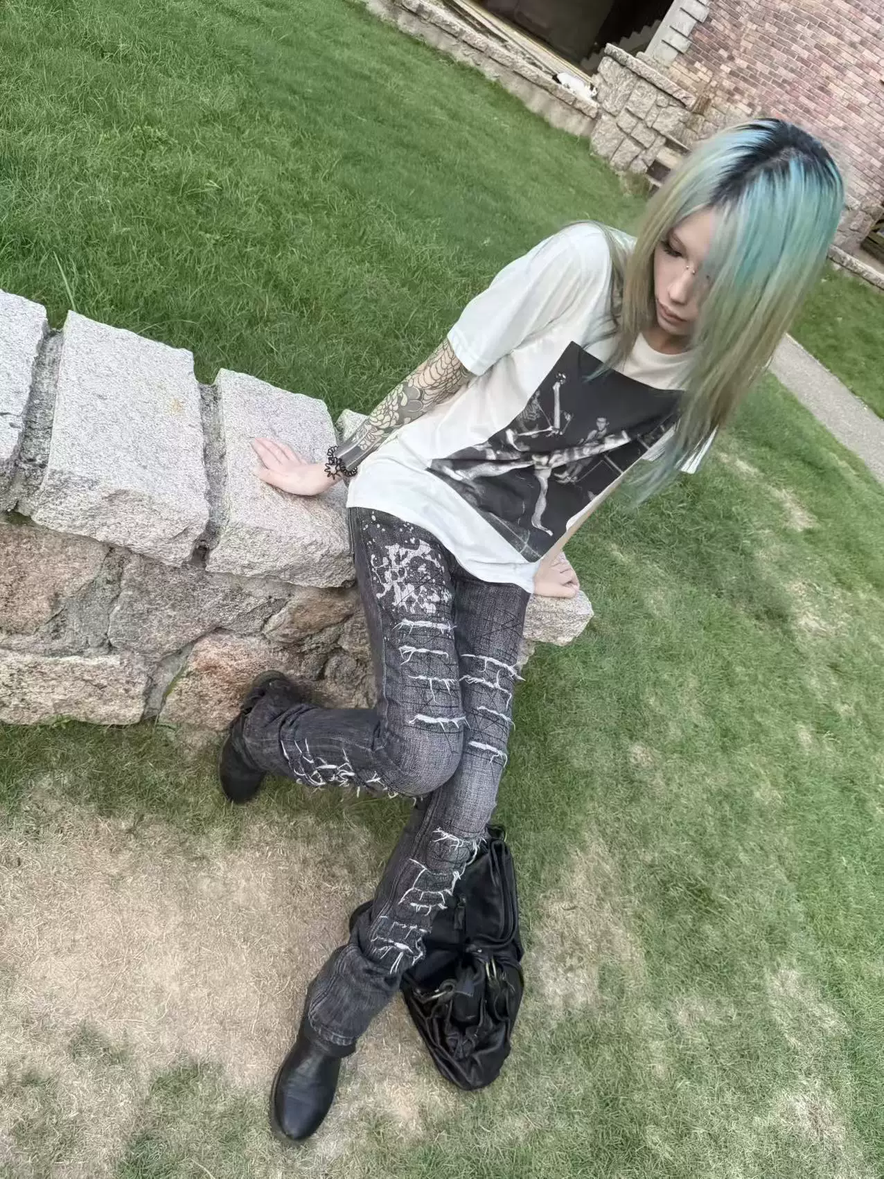 Tear Hysteric Glamor Hysteric Skinny Jeans with Ripped and Distressed Details