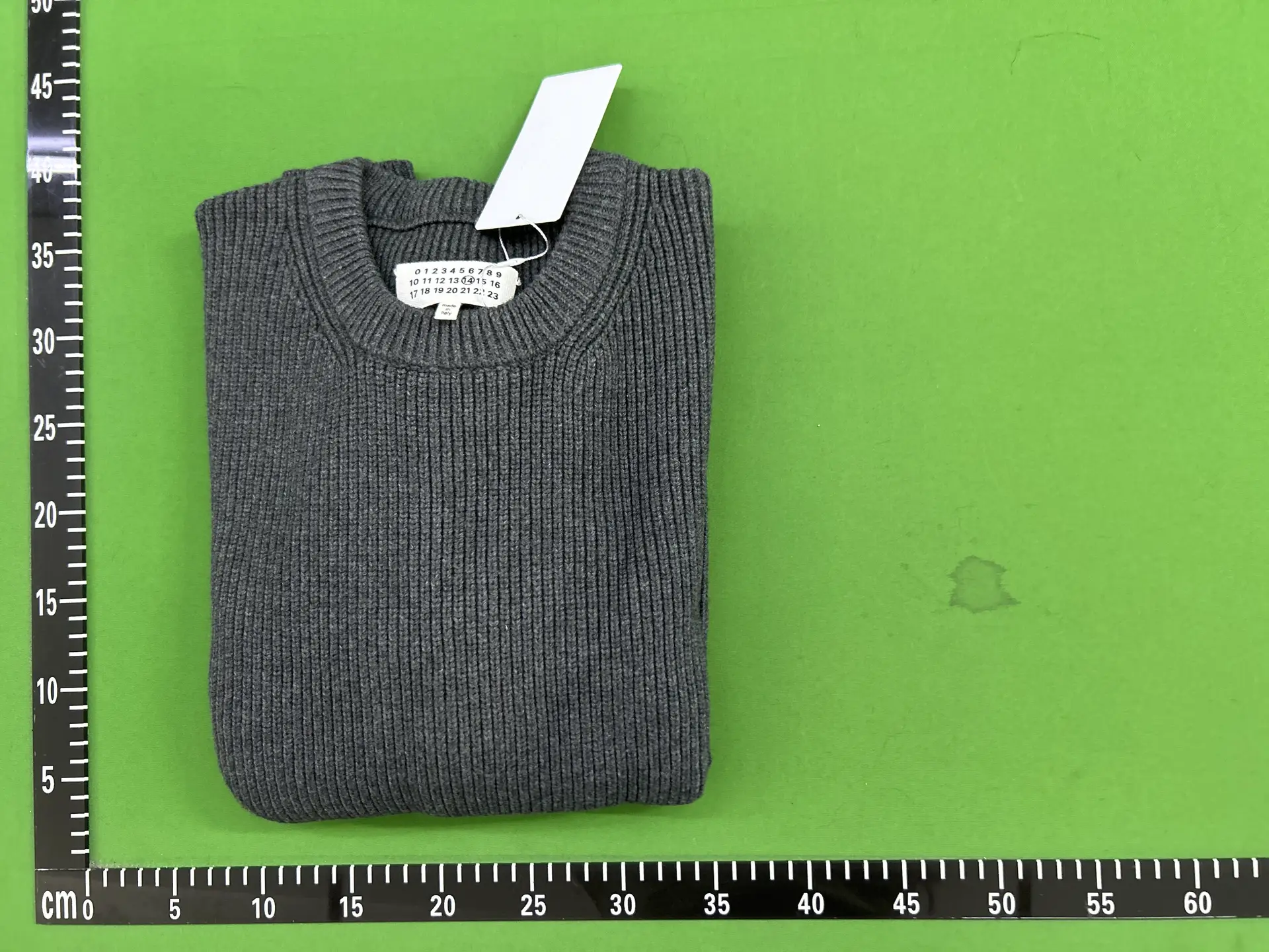 Margi style solid color versatile four corner seam logo round neck brown Maillard sweater men's and women's knitted sweater
