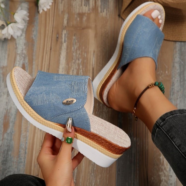Spring/Summer 2020 new wedge slippers Women's European and American Foreign trade thick-soled mid-heel beach peep toe sandals women