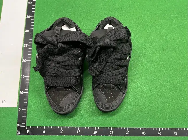 Lan****v***in casual shoes