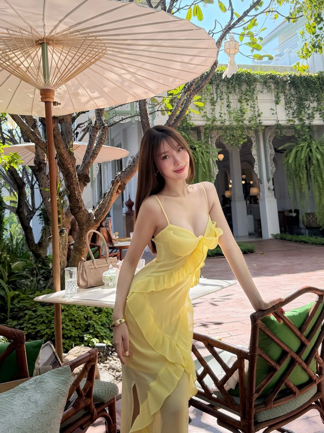 Pre-Sale |   Vietnamese Niche Design Elegant Ruffled Strapless Dress Beach Dress Birthday Photoshoot Summer
