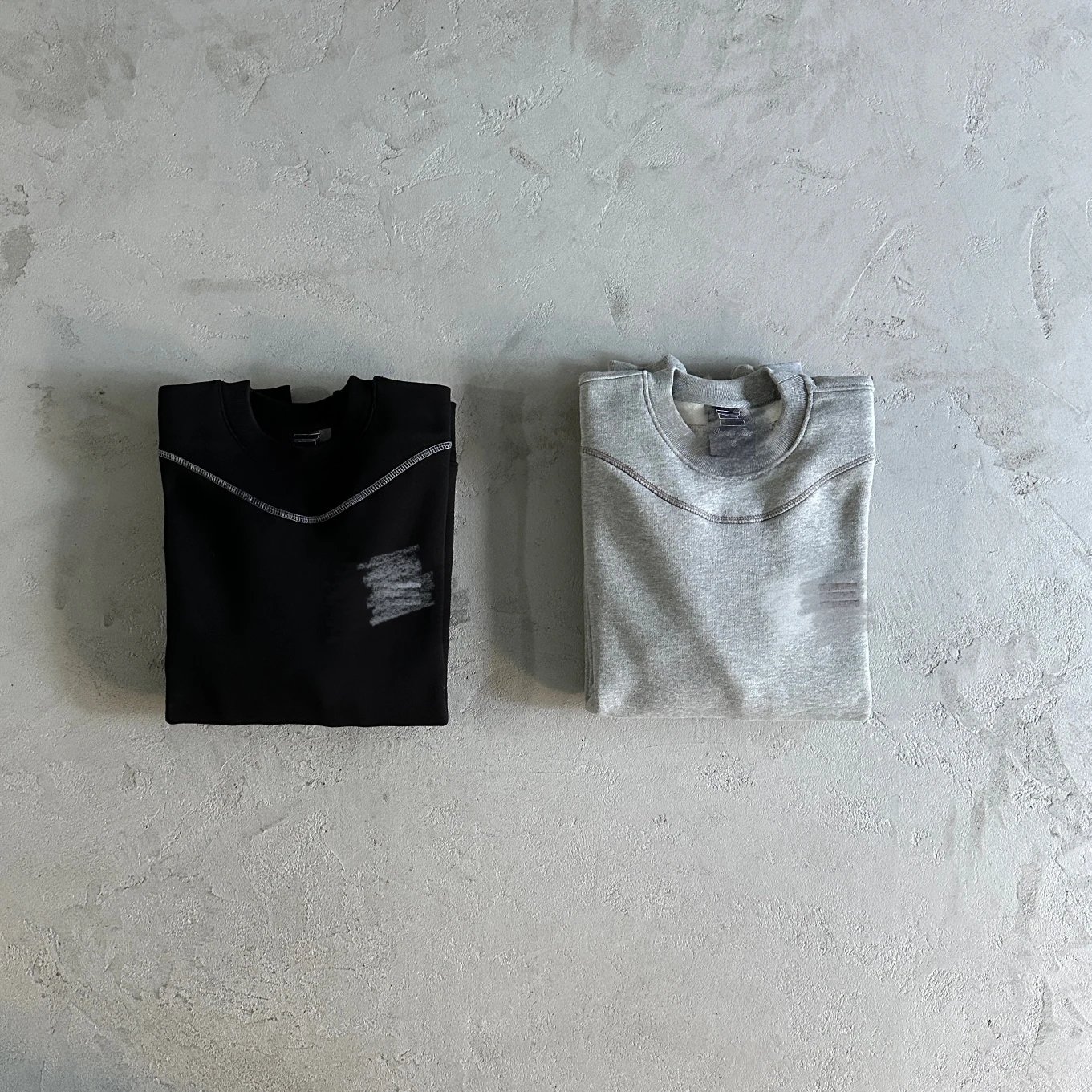 克伦刺绣圆领卫衣