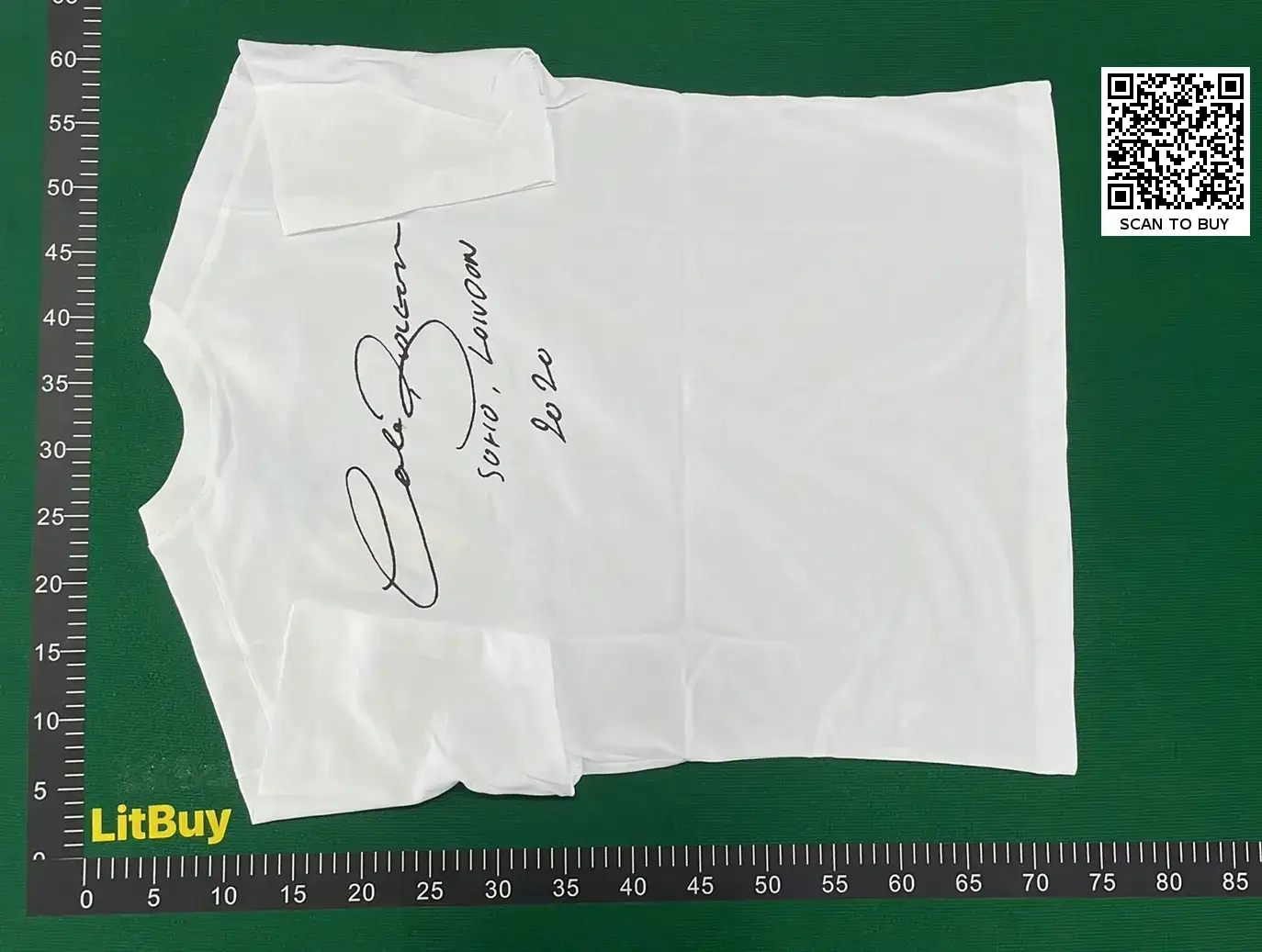 White T-shirt with signature