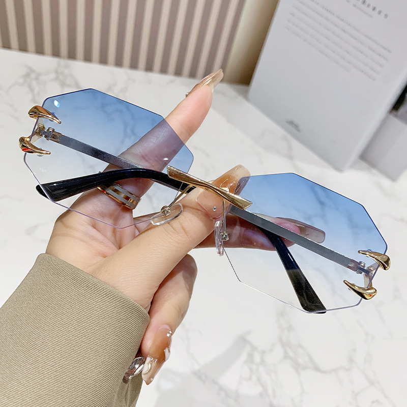 New Style Distinctive Metal Devil Claw Decorative Sunglasses Ins Vintage Fashion Polygon Frameless Trim Sunglasses