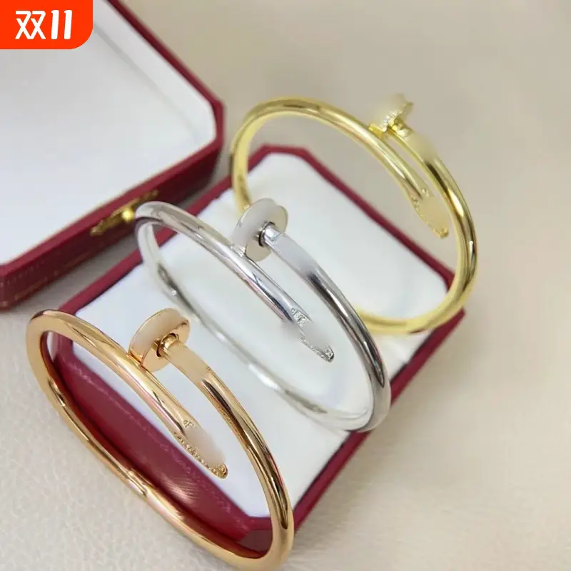 Love Nail Bracelet Plated with 18K Rose Gold with Diamonds at the Ends, Couple Bracelet, Light Luxury Fashion V Gold Glossy Surface Classic Design