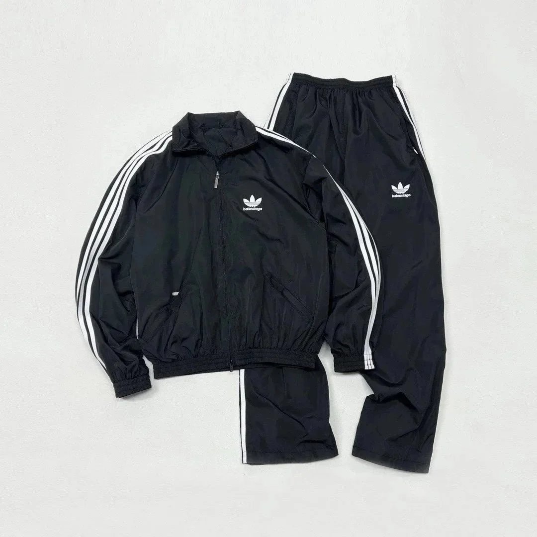 Stylish and comfortable hooded jacket (no returns or exchanges accepted for non-quality issues): findsindex.com
