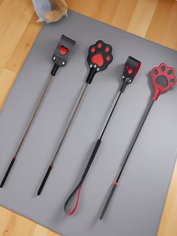 Sp Horsewhip Double-Layer Leather Whip Small Circle Practice Tool Hollow Cat Paw Whip Leather Whip Heart-Shaped Whip