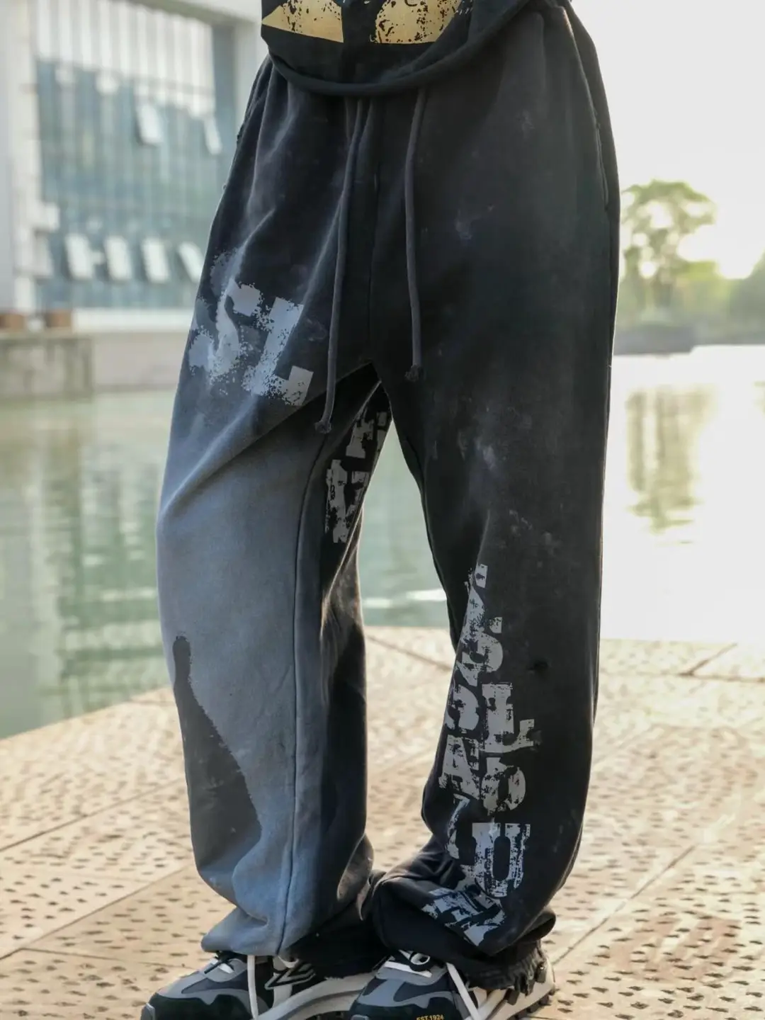 Sssaint Louis American Washed Dirty Old Graffiti Print Sweatpants Casual pants Same Style for Men and Women