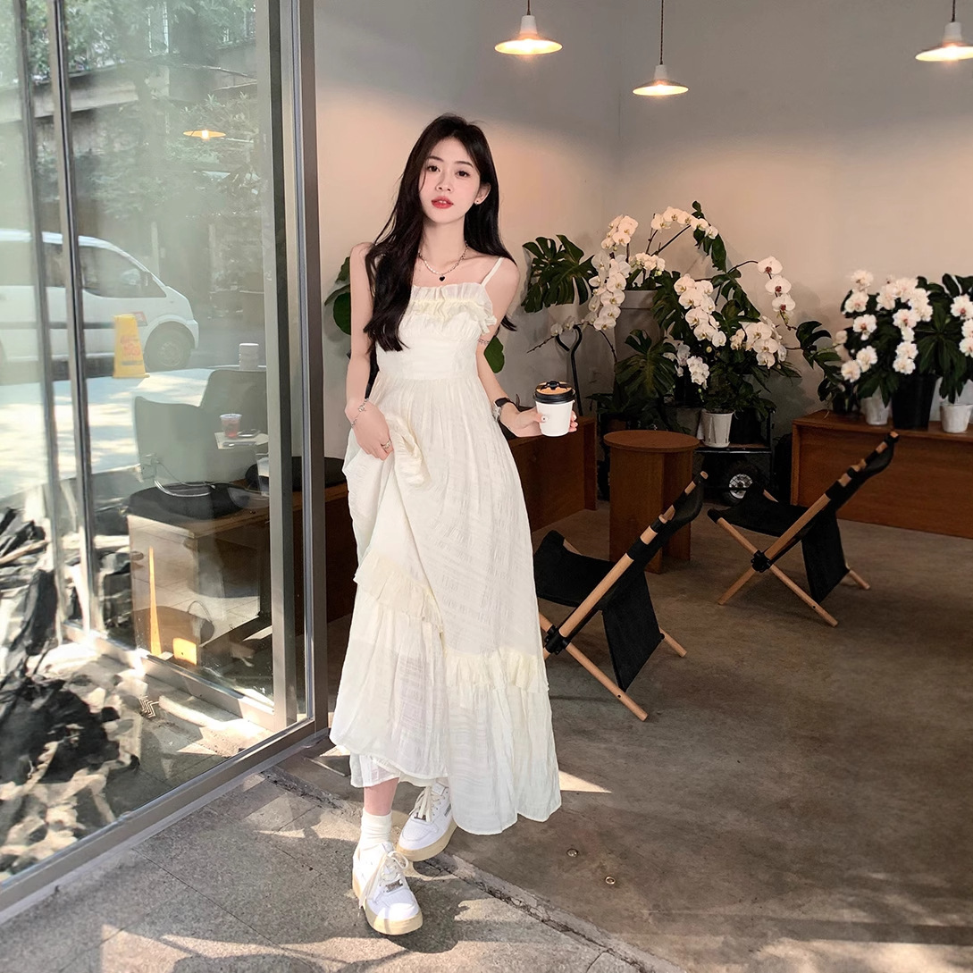French-Style Gentle Spaghetti Strap Dress for Women, Summer High-End Sweet First Love Temperament Ruffled Waist Fairy Dress