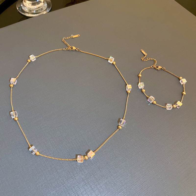 Crystal Square Necklace Advanced Sense Light Luxury Elegant Texture Clavicle Chain Celebrity Internet Celebrity Fashion Necklace Women's Titanium Steel Fashion