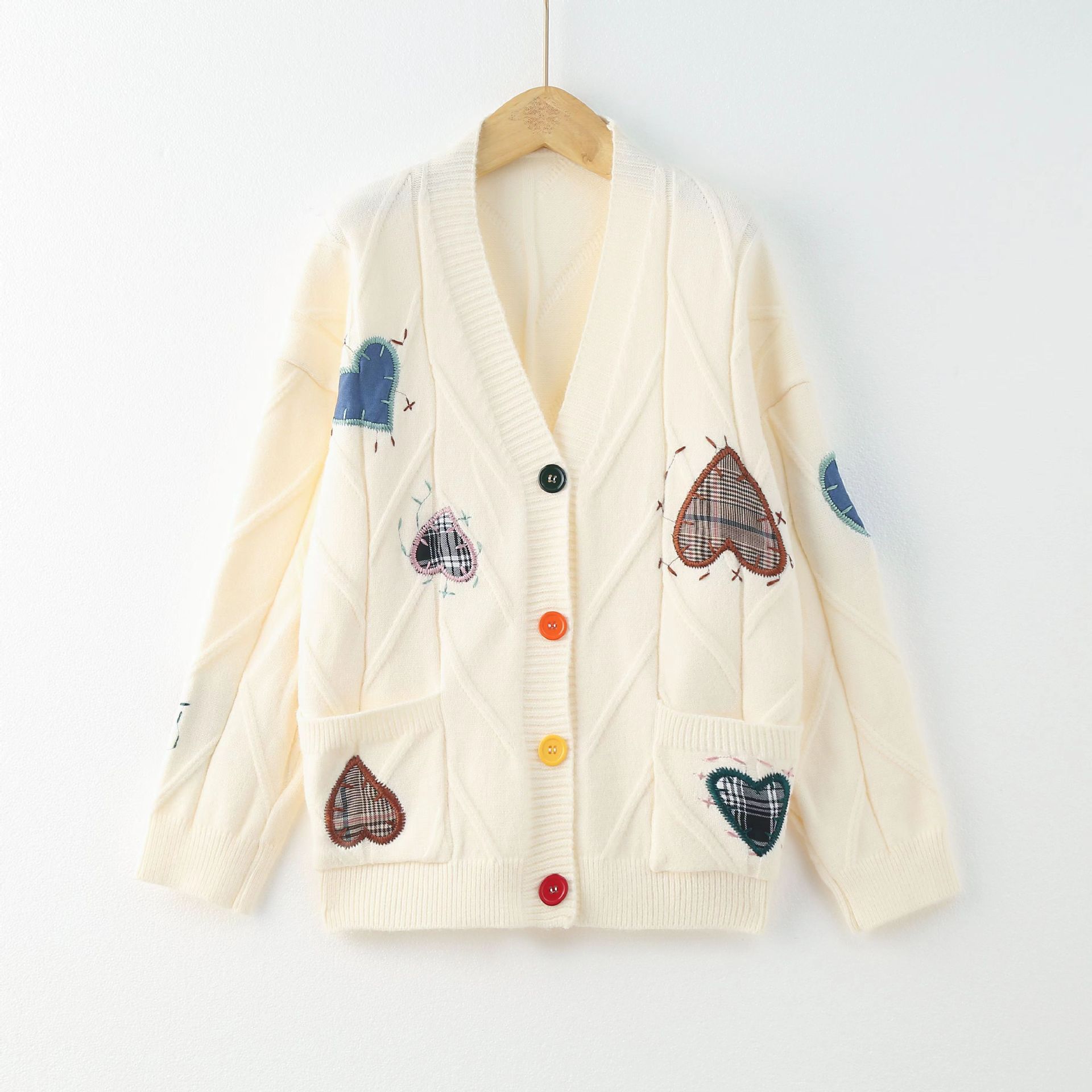 Autumn and winter new knitted twist cardigan cardigan large version of long sleeve love embroidery long women's fashion coat