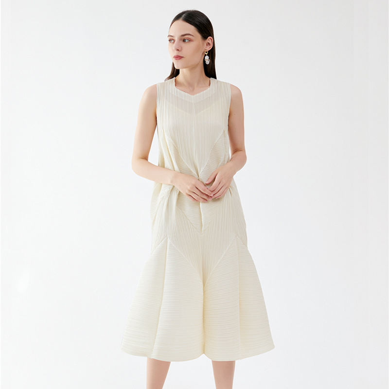 Miyake Three-Dimensional Sleeveless Floral Dress Summer Women's 2026 New V-Neck Youthful Fashion Puffy Mid-Length Dress for Women
