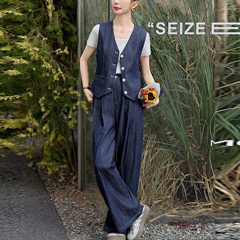 dark blue Jeans Vest Coat Three-suit Women's V-neck Handsome Top Summer 2025 Super Fire Casual Wide-leg Pants