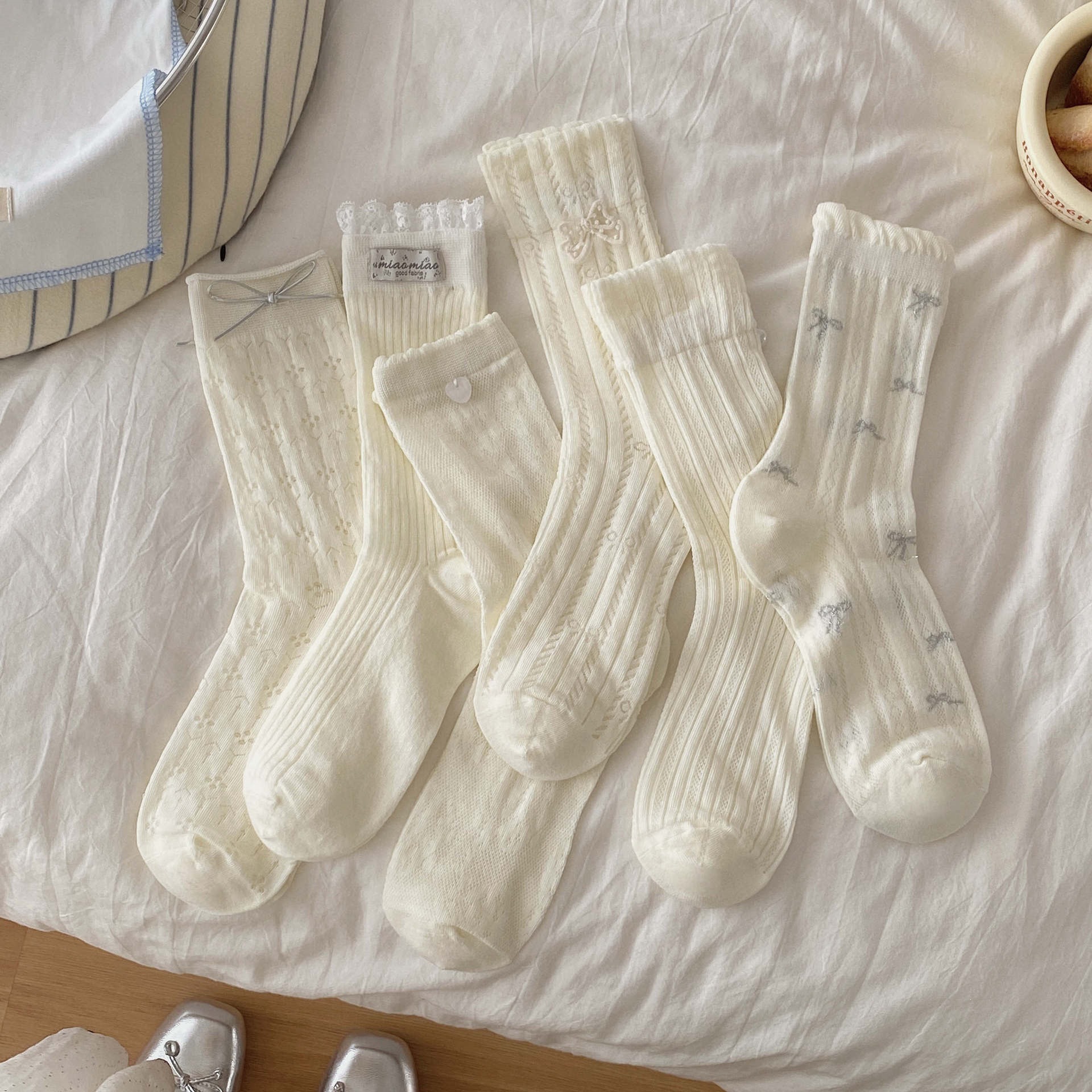 Korean-Style Bow Socks for Women, Thin Hollow-Out Mid-Calf Socks for Spring and Summer, College Style with Pearl Accessories, Slouch Socks