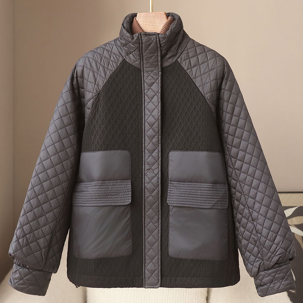 Small Quantity of Clothing 2026 Spring Celebrity Style Fashion Light Luxury 90 White Duck down Quilted Lightweight down Jacket for Women
