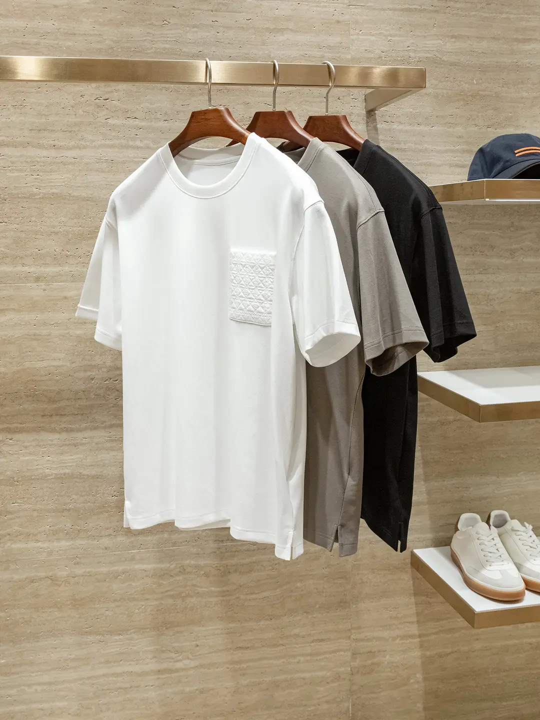 [Italian Style Casual] Comfortable Breathable Organic Cotton Bu Version Men Summer Round Neck Loose Flap Pocket pants Short Sleeves T-Shirt