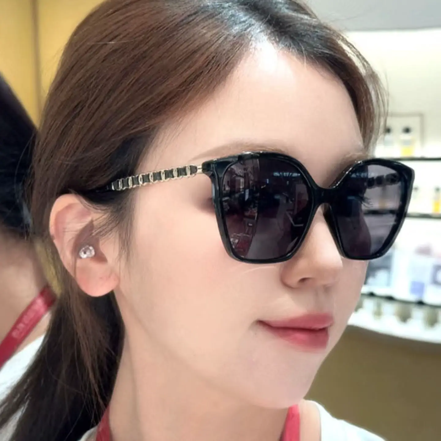2025 New Arrival Polarized Sunglasses Women's Plate Chain Glasses Leg Big Square Rim UV Protection Sunglasses for Driving Fancy