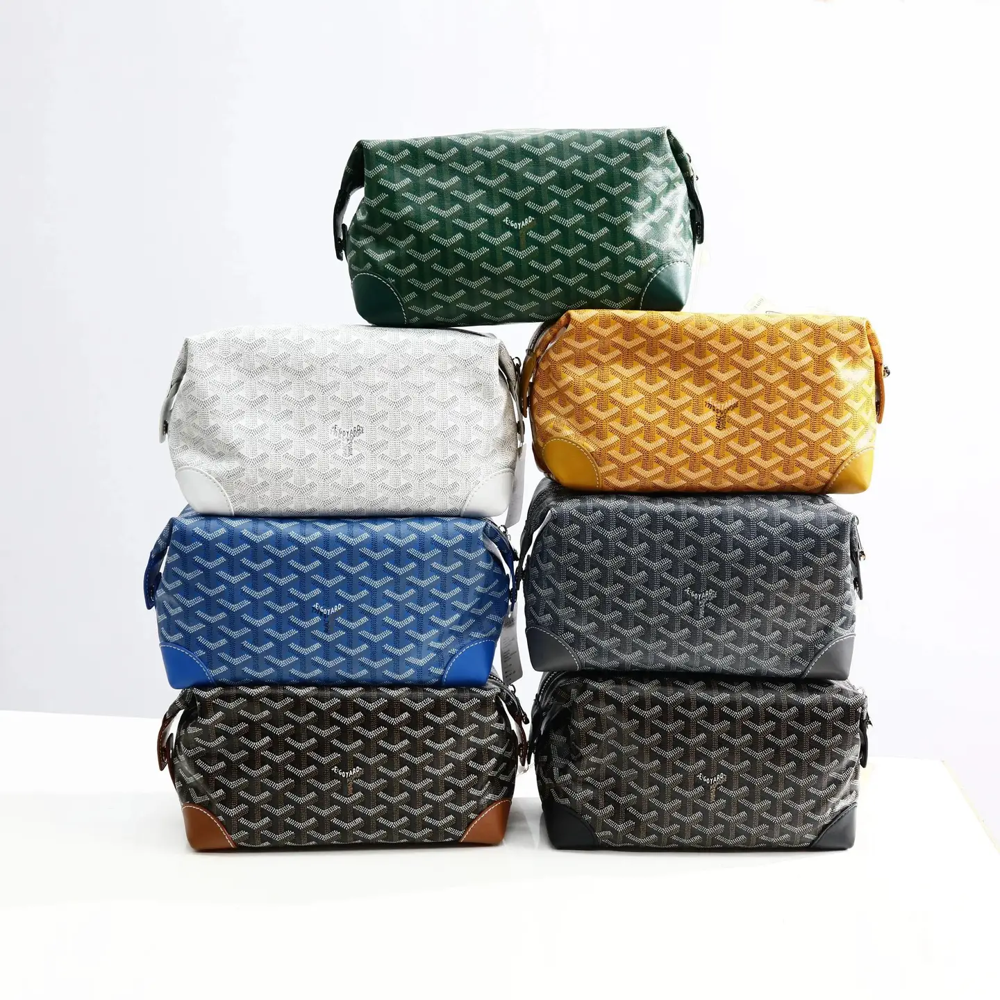10% off the popular NBA grooming bag, dog teeth bag, large capacity classic printed makeup bag, zipper portable storage bag, men's and women's tofu bag, available in multiple colors