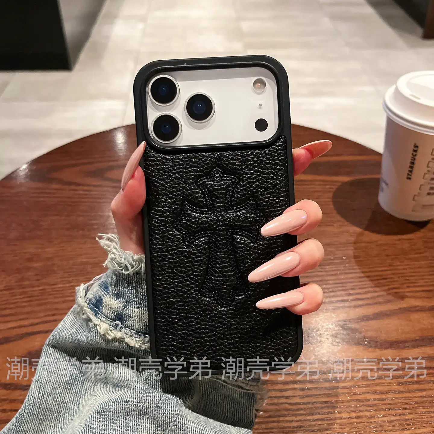 Trendy Leather Embossed Crocs-Style Phone Case for Apple 17 Pro Max, iPhone 16 New Model, Niche High-End Feel, 14 Stylish and Unique for Men and Women, 13 Full-Cover Matte Anti-Drop Protective Case