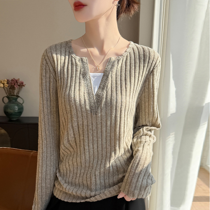 Autumn and Winter New Style Skin-Friendly V-Neck Rhinestone Knit Sweater Long-Sleeve Women's Ribbed Pullover Loose Slimming Base Shirt Top