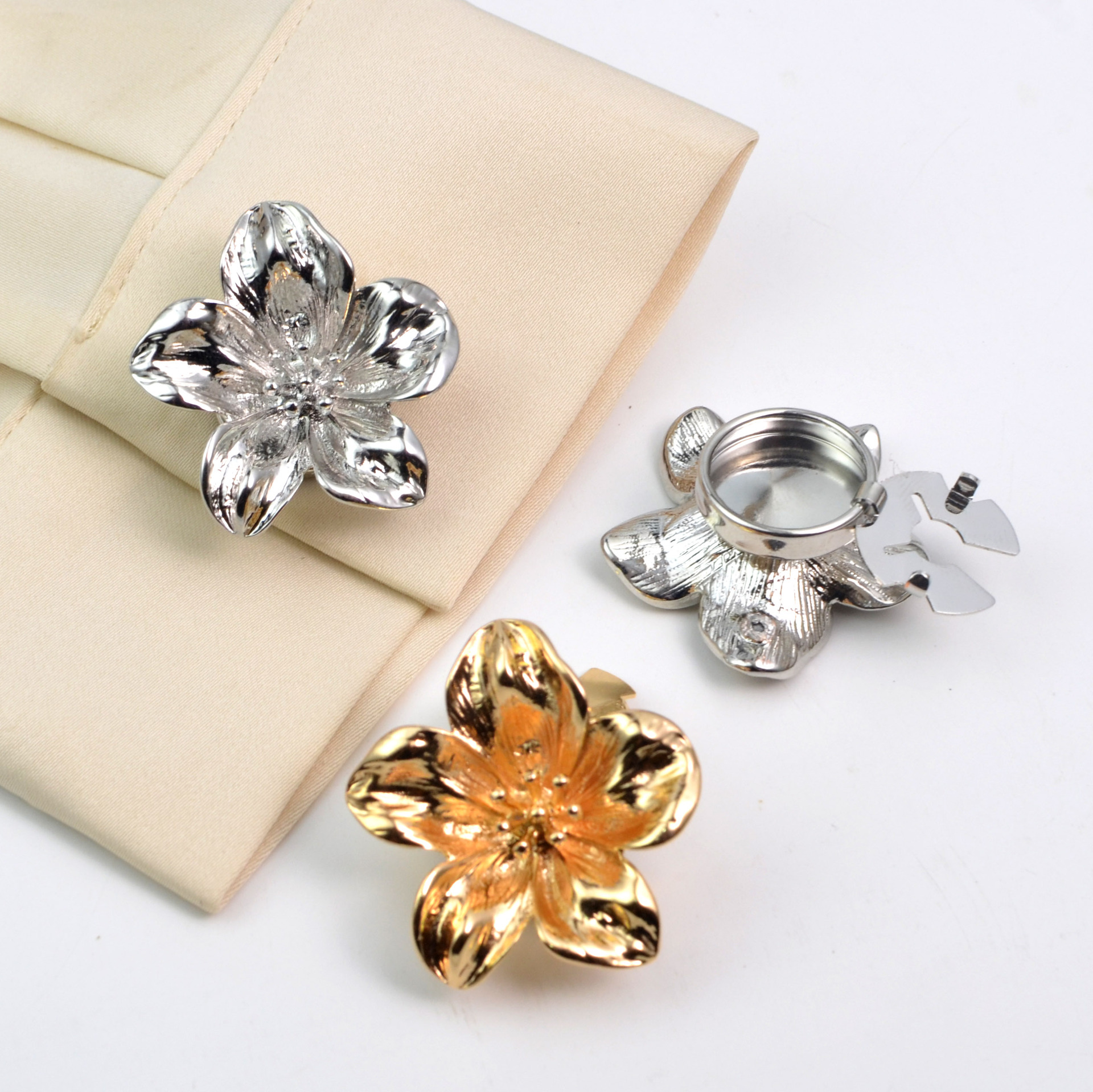 Button Cover Fashion Pearl Rhinestone Shirt Cufflink Button Cover Large Flower Collar Button Rhinestone Button Cover
