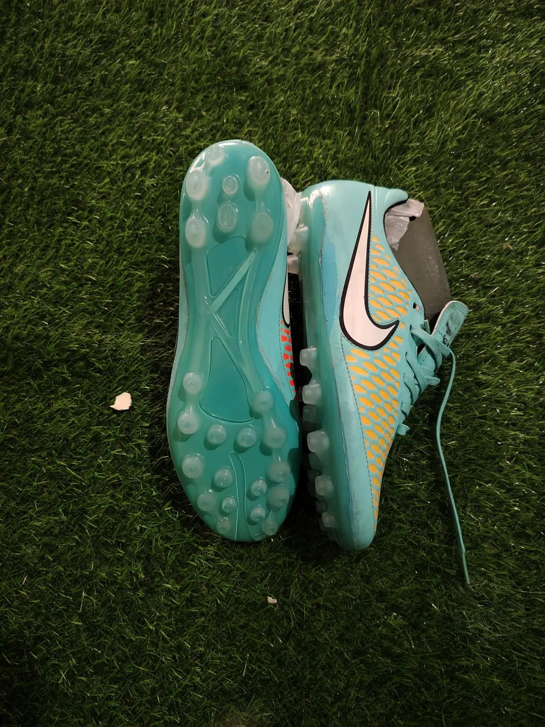 Professional Soccer Shoes Bottom Change Legend Soccer Shoes AG Poisonous Bee 1 Soccer Shoes AG Ghost Brand 1 Generation AG Unglue Repair