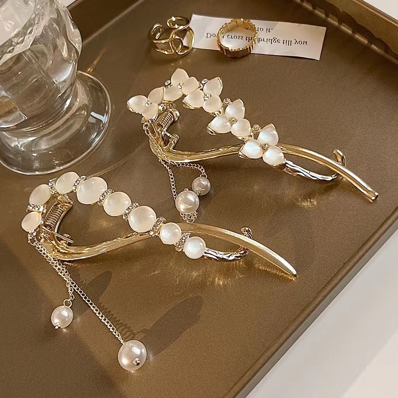 Cat's Eye Clover Tassel Cyber Celebrity Twist Clip One-word Clip Hair Clip Frog Buckle Hair Accessories Women's Head Headwear
