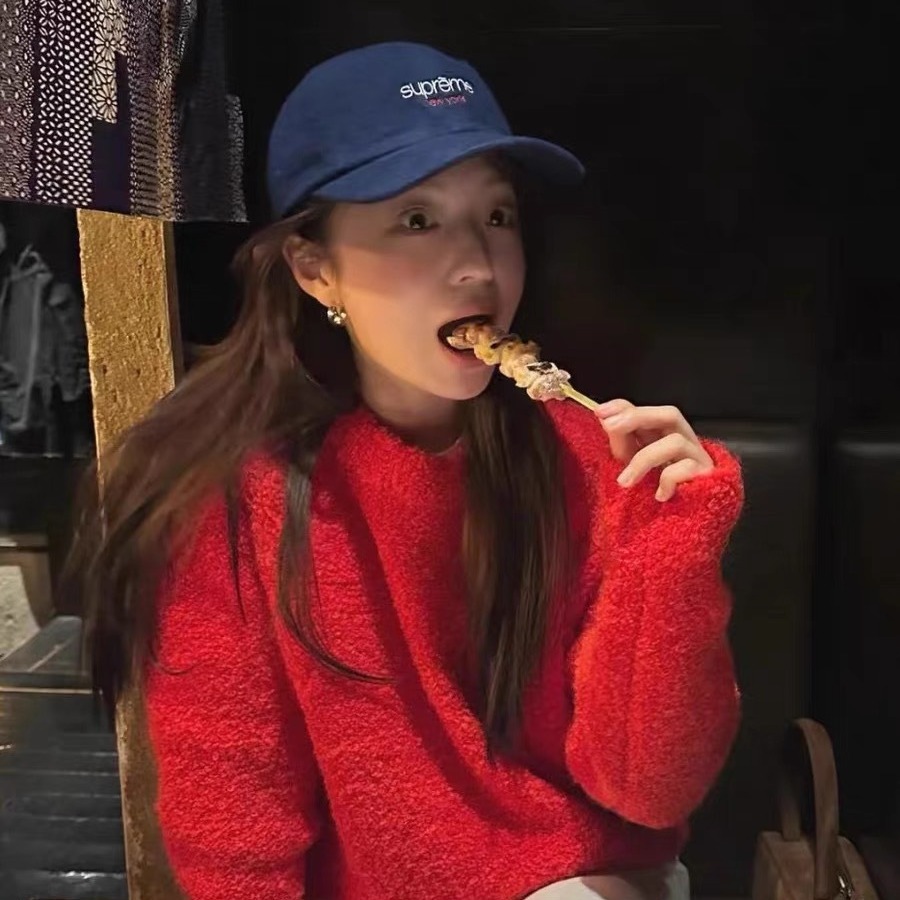 Now South Korea Dongdaemun designer Hejing same style G * D autumn and winter retro red warm pullover sweater