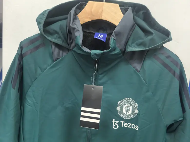 2425 Season Manchester United jacket Training Wear Outwear Jersey Worker Warm-Up Sports Football Wear Thin Windbreaker