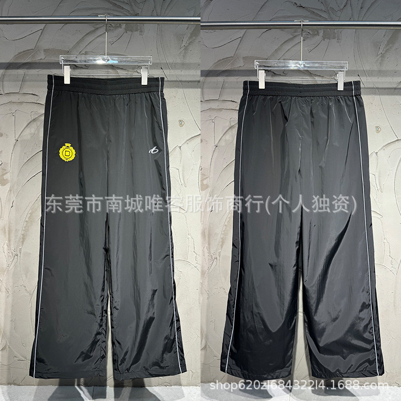 High-End Paris-Style Football Series Badge B Letter Embroidery Blcg Nylon Casual Pants Unisex Trendy Zdjęcie QC z 1688 na Qualit.ly