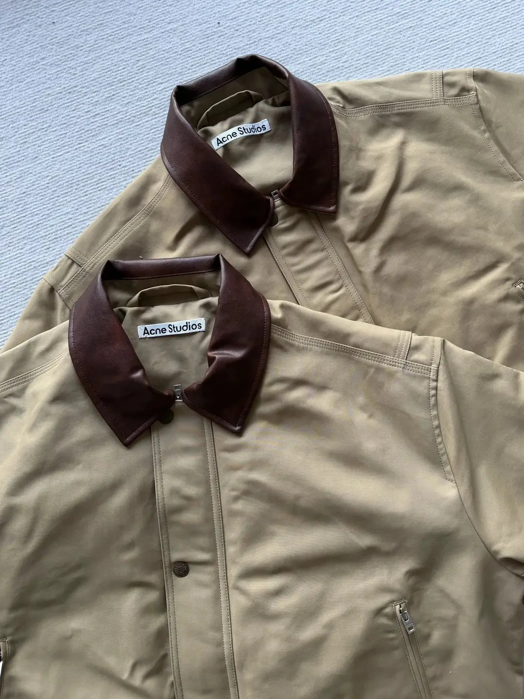 (现货)自主 Acne25fw 新款卡其色皮领翻领拉链夹克外套 巴恩风皮领棉服夹克外套 现货