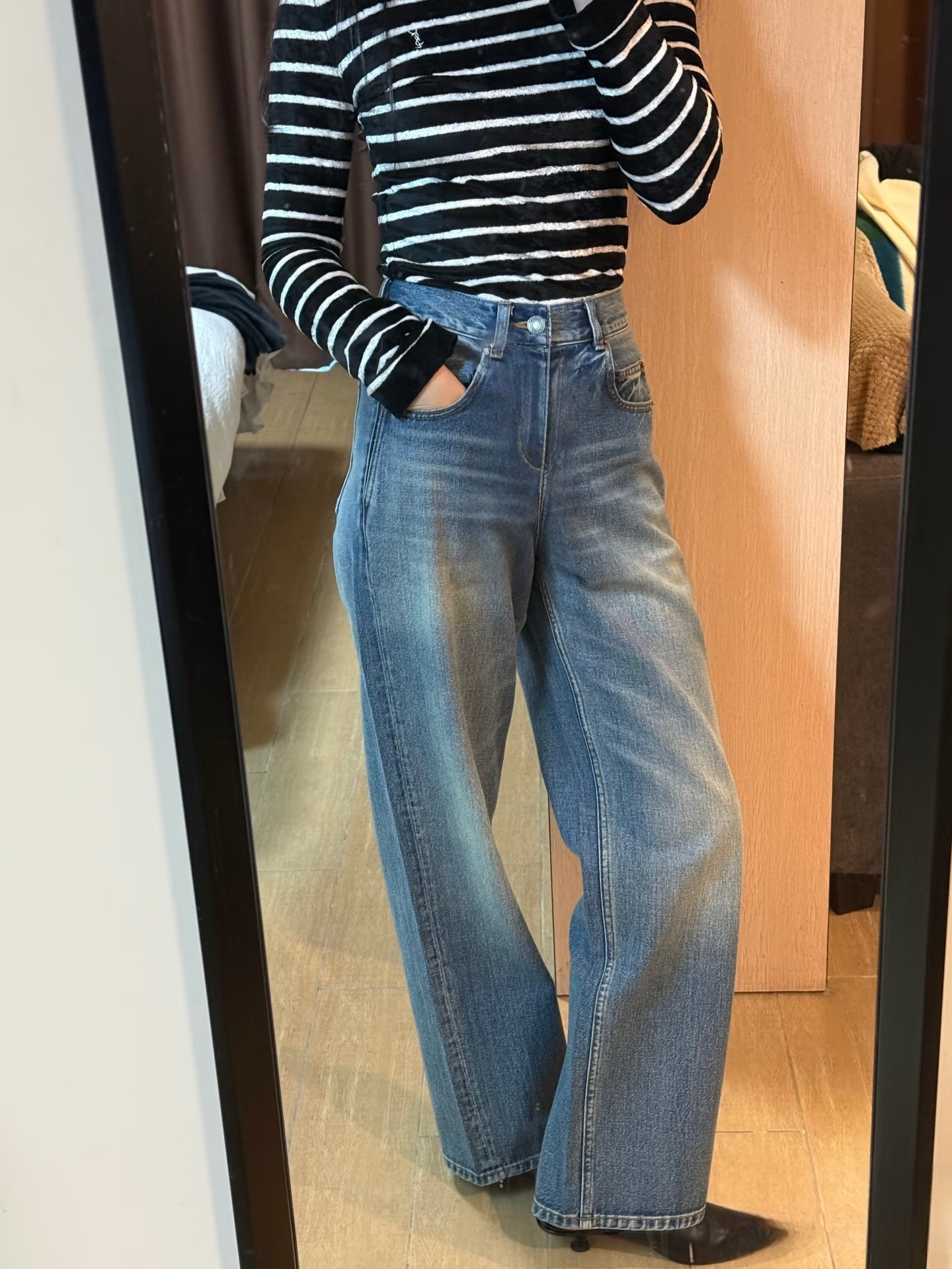 New Cotton Rose Same Style Fashionable Retro Slim Slim Modern V-Shaped High Waist Straight Jeans for Women 5028