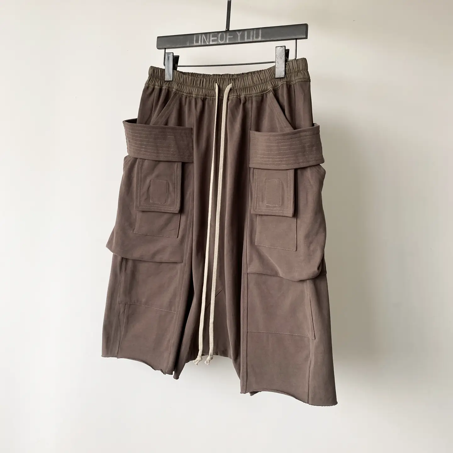 Oneofyou Dark Rolled Hem Double Ring parka shorts Men's Ro Style Multi Flap Pocket pants Raw Edge Drop Crotch Loose Five-Point Pants