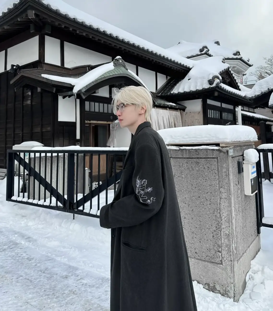 Exclusive ERD21AW Little Devil Embroidered Sword Collar Pure Wool Coat in Stock, Melancholic Rich Second Generation