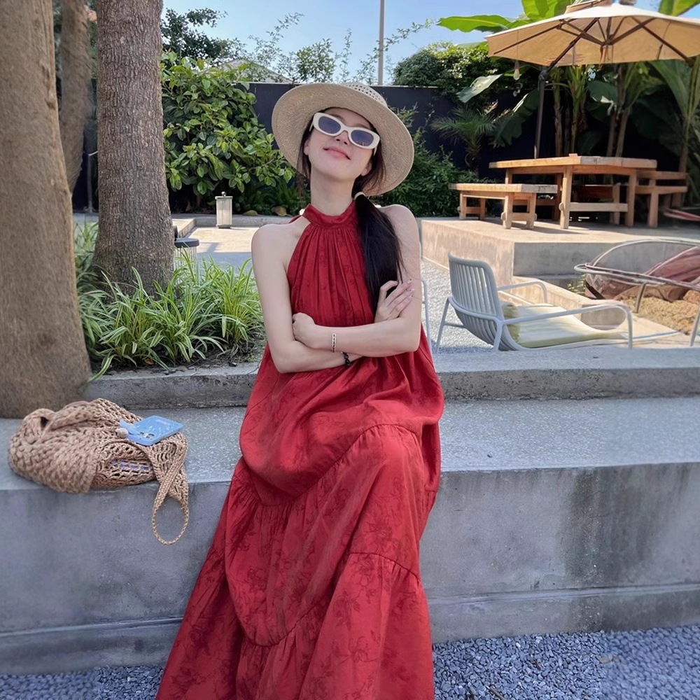 New Chinese-Style Retro National Style Jacquard Red Halter-Neck Dress for Women, Summer Seaside Vacation Elegant Long Dress with a Large Hem