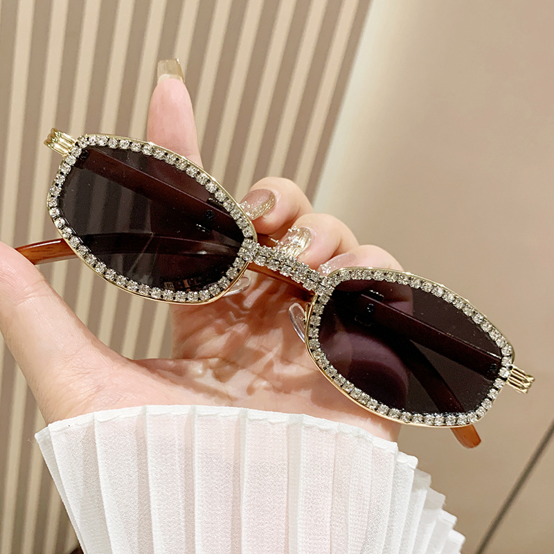 New Retro Oval Diamond-studded High-grade Sense Sunglasses Ins Fashion Imitation Wood Grain Casual UV-resistant Sunglasses