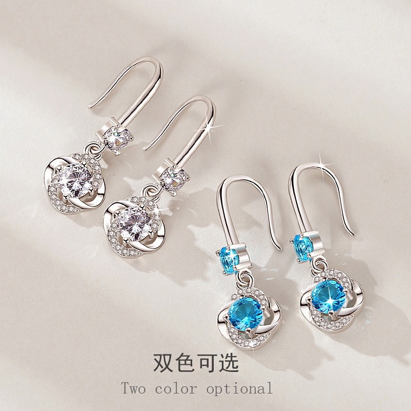 Popular Internet Celebrity Super Fairy Four-Leaf Clover Earrings for Women, Elegant Long Versatile Earrings, Fashionable Sweet Simple Ear Accessories Wholesale
