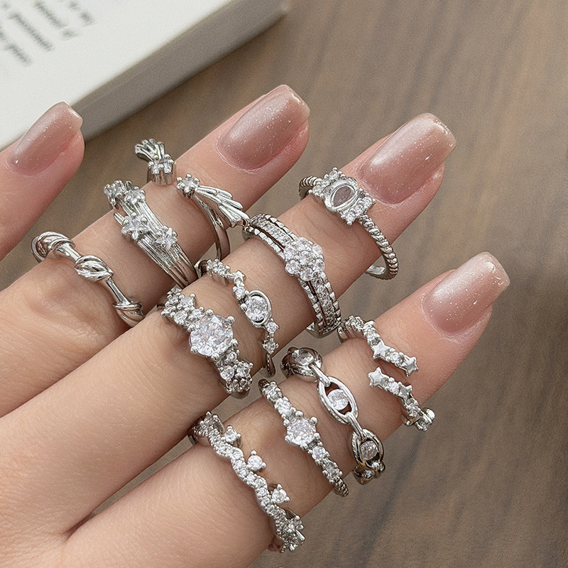 Light Luxury, Ethereal, Niche, High-End Feel, Diamond-Encrusted Star and Leaf Zircon Open Ring, Simple and Exquisite Stackable Ring for Women